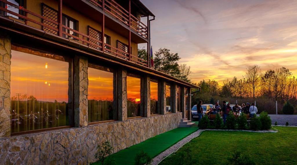 Făget Hanul Lui Bogdan Economy Inn מראה חיצוני תמונה