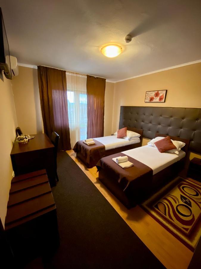 Făget Hanul Lui Bogdan Economy Inn מראה חיצוני תמונה