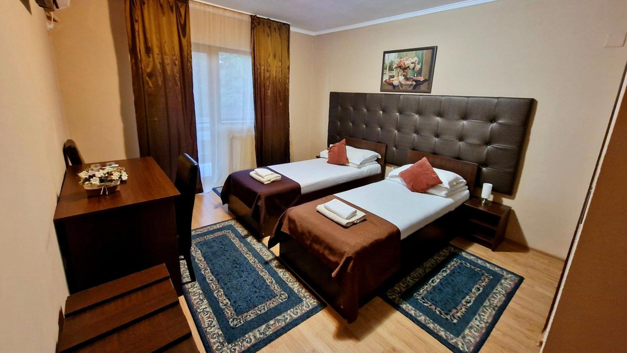Făget Hanul Lui Bogdan Economy Inn מראה חיצוני תמונה