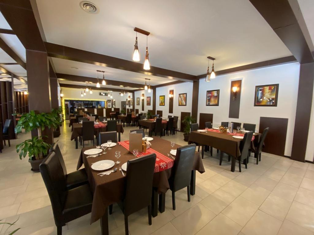 Făget Hanul Lui Bogdan Economy Inn מראה חיצוני תמונה